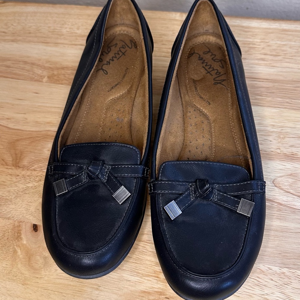 Natural Soul flat loafer size 8